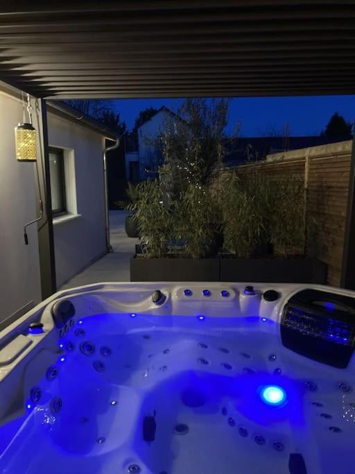 Spa & Serenite, Aux Portes De Disney Et De Paris Villiers-sur-Morin Eksteriør billede