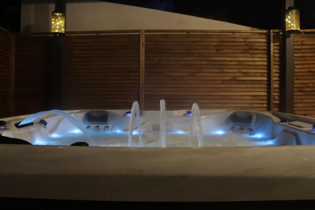Spa & Serenite, Aux Portes De Disney Et De Paris Villiers-sur-Morin Eksteriør billede